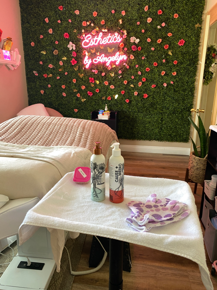 C b D Massage With Full Body Scrub