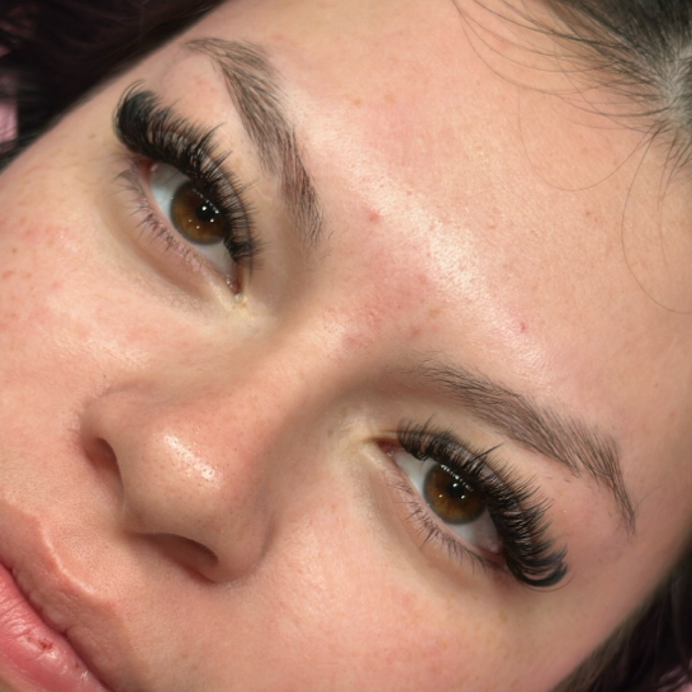 Hybrid Lash Set at Lavishlashesbymaggi in Rogers, AR