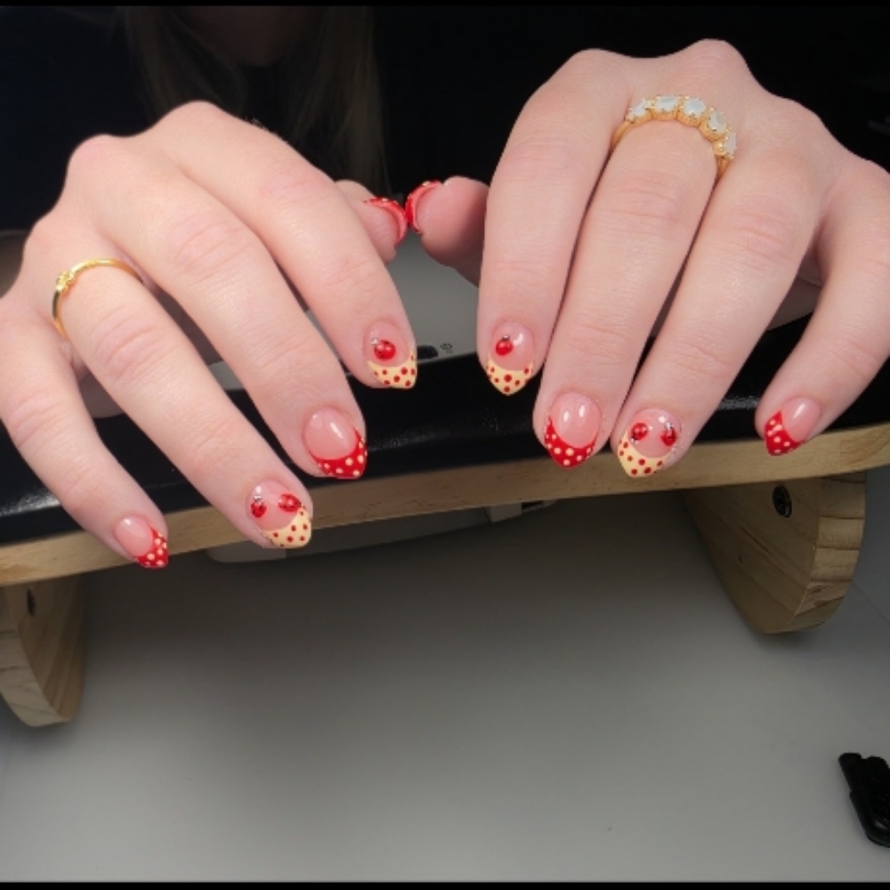 ✶ short nail structure gel at catzaway claws in haysville, KS
