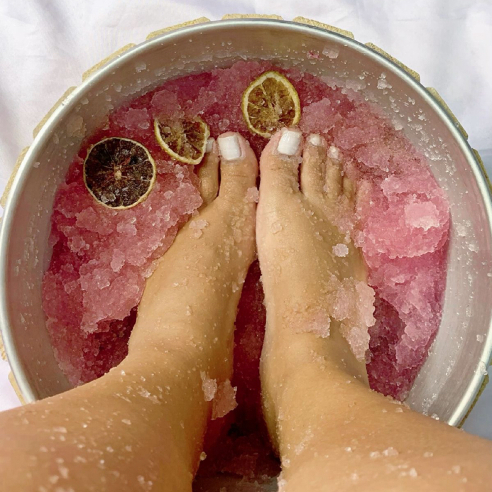 Jelly Spa Treatment at G-Luxe Studio LLC in Menomonee Falls, WI