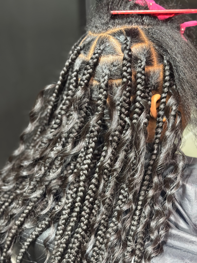 Knotless/Box Braids at bea’U NATURALS in Dearborn Heights, MI