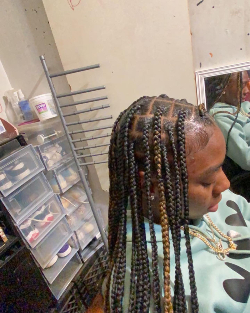 Medium Knotless Braids