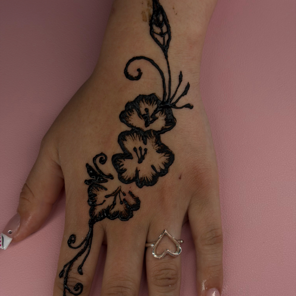 Henna at designzbydiaz in Davis, CA