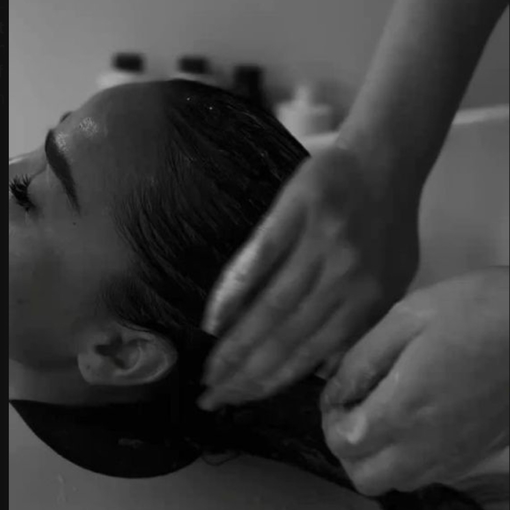 Scalp Treatment at Exquisite Lengths by Amanda in New Lenox, IL