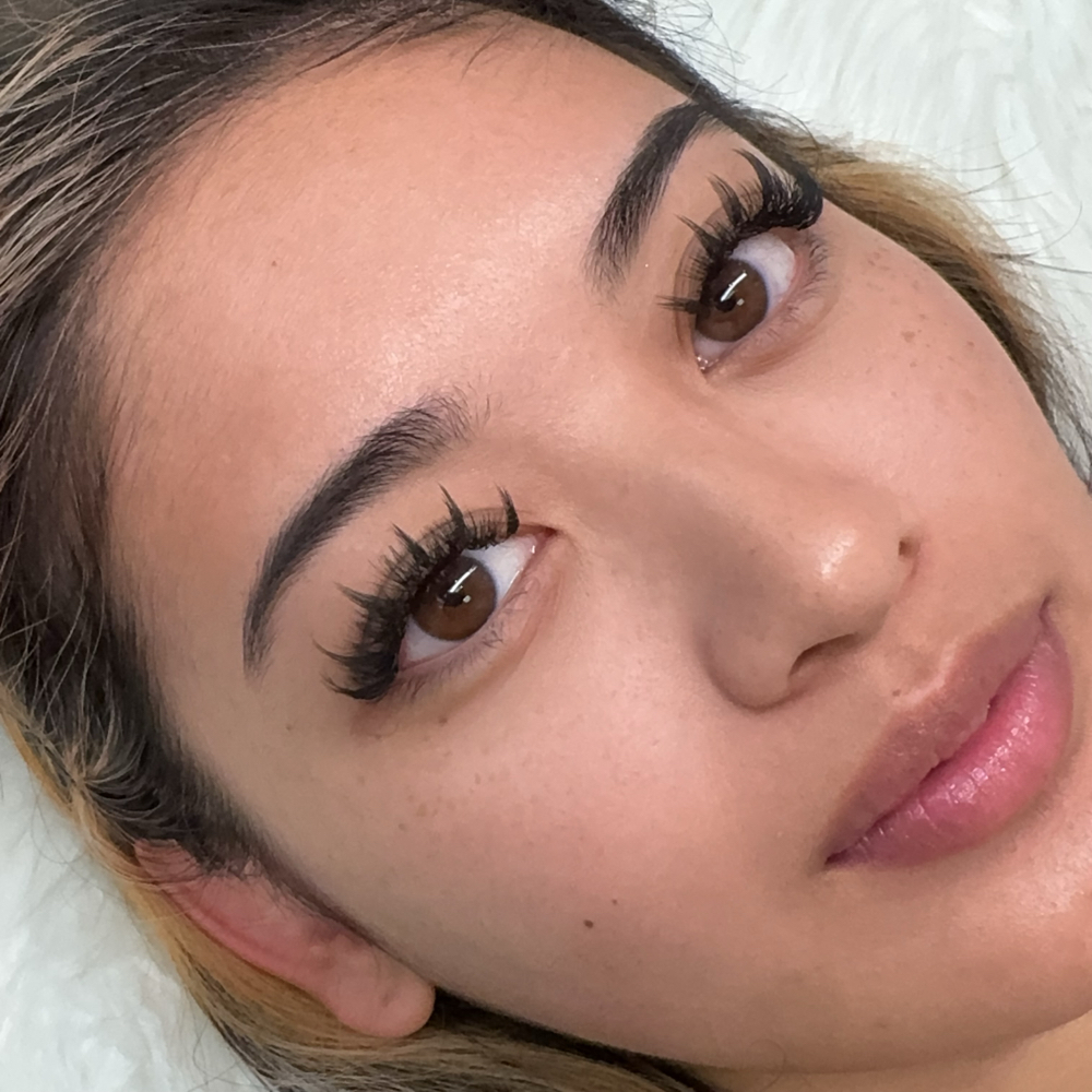 Voluminious Anime Lashes