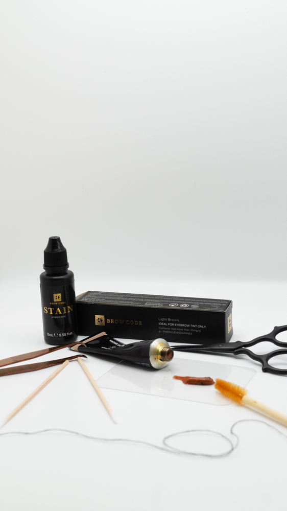 Brow Tint + Wax/Tweeze ⭐️