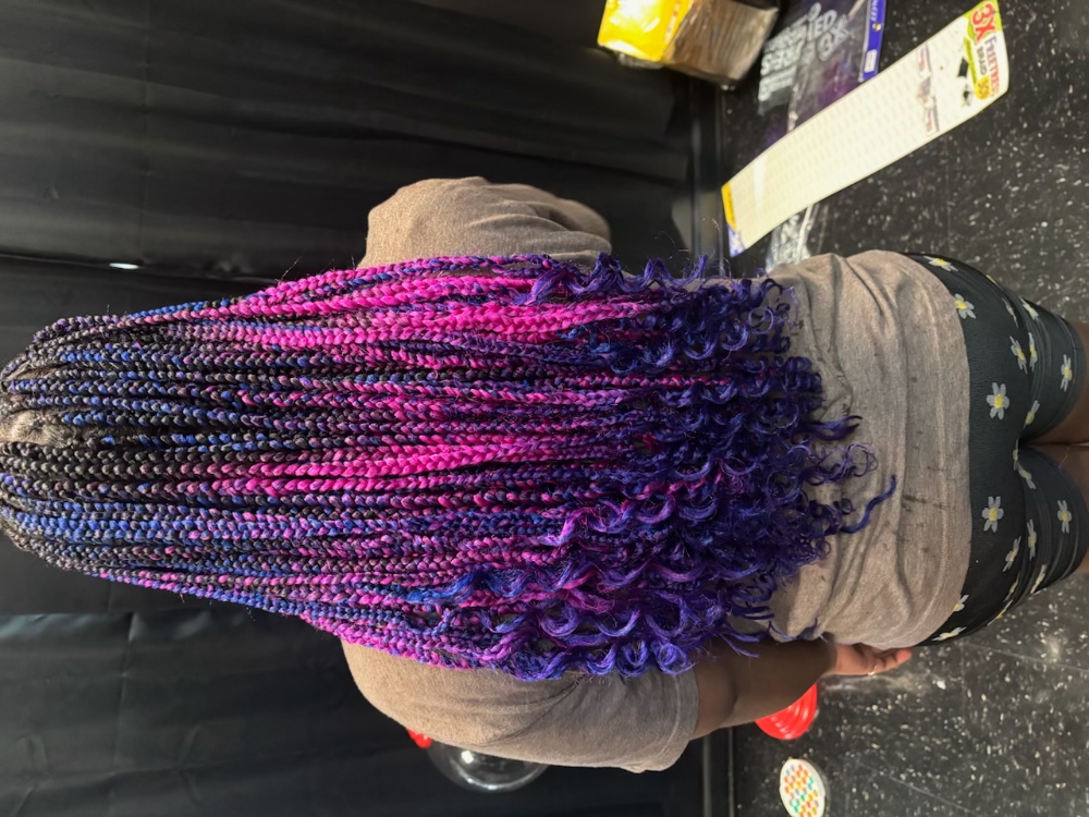 SMALL KNOTLESS BRAIDS BY JUICY