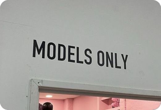 DISCOUNTED GLAMS
