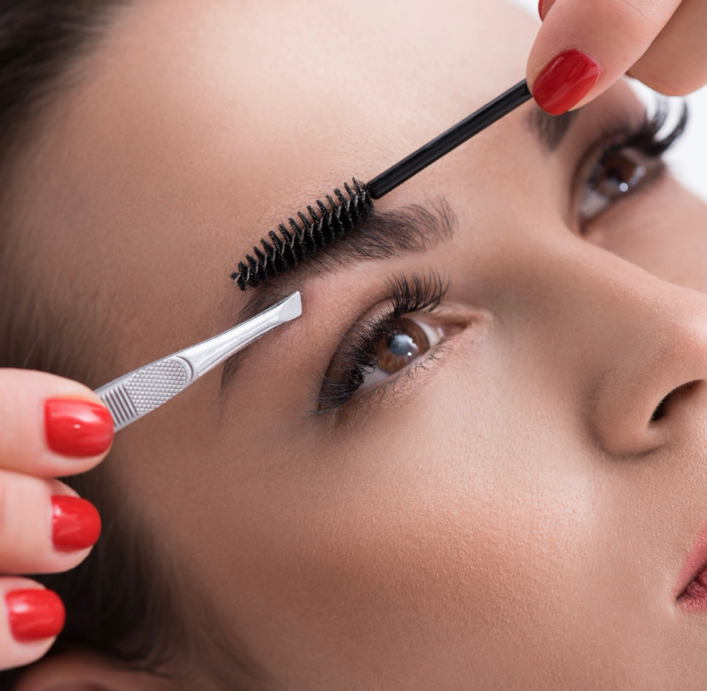 BROW SHAPING/TWEEZING