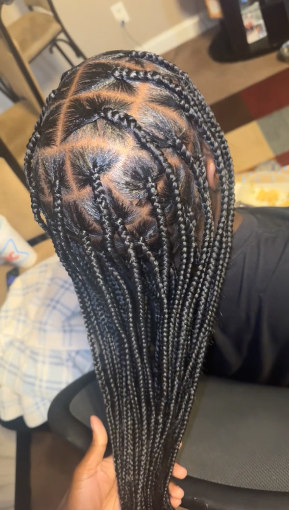Medium knotless Braids
