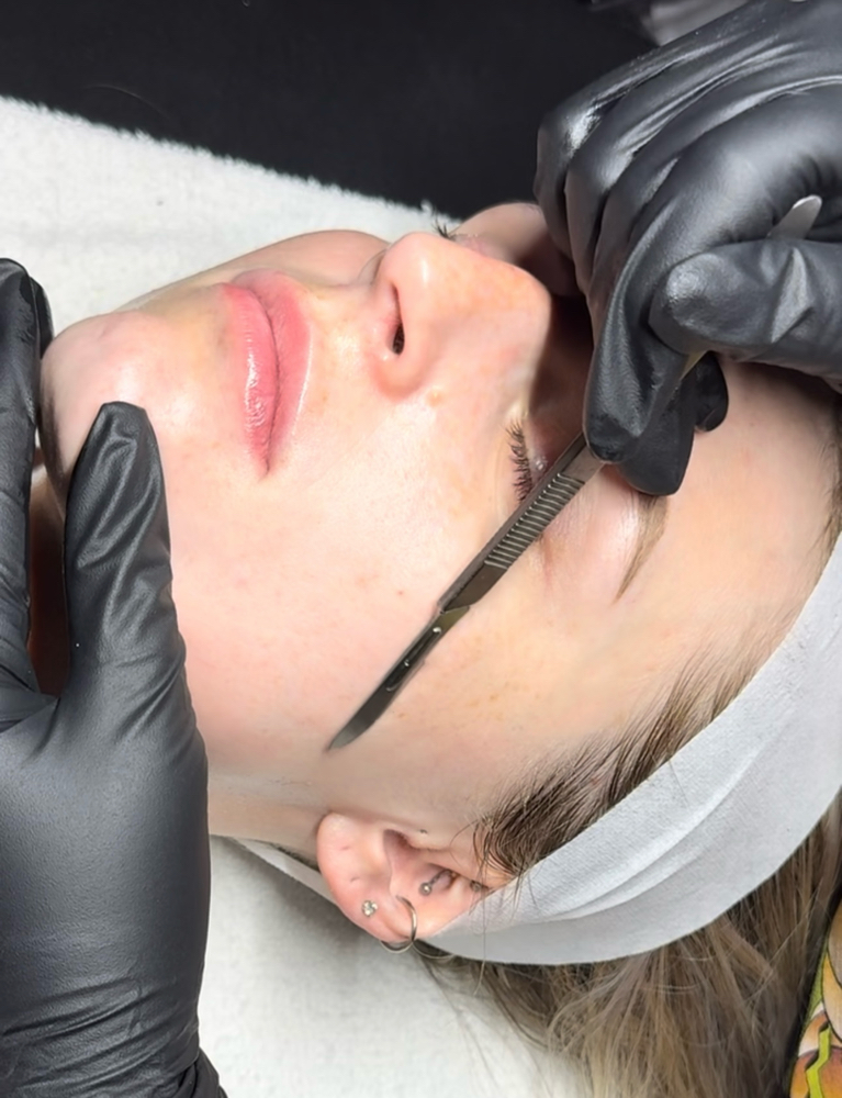 Dermaplane Glow Facial