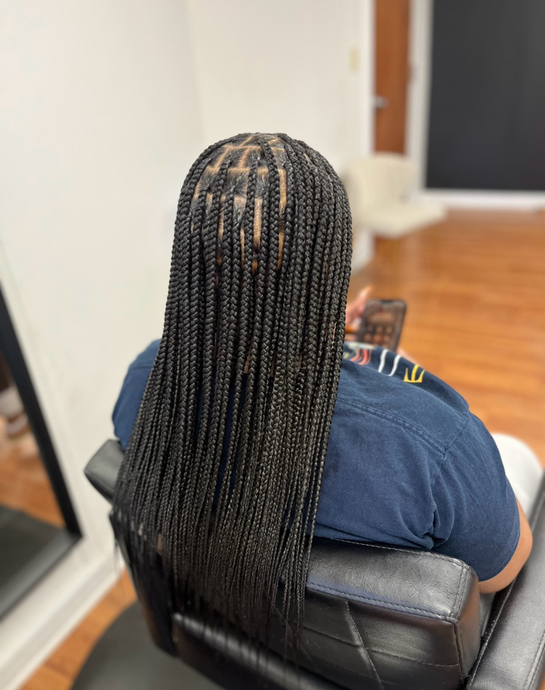 Smedium Knotless at Braids By Amari in Indianapolis, IN