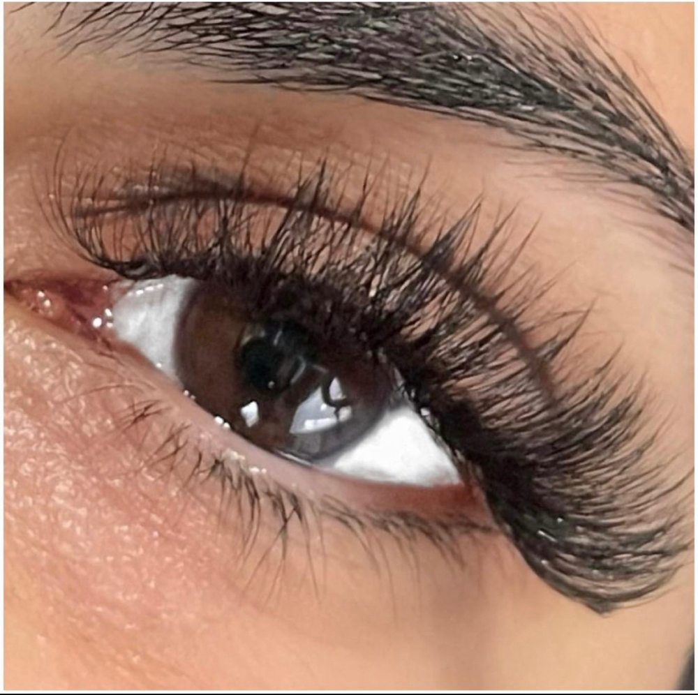 Volume Lashes Full Set