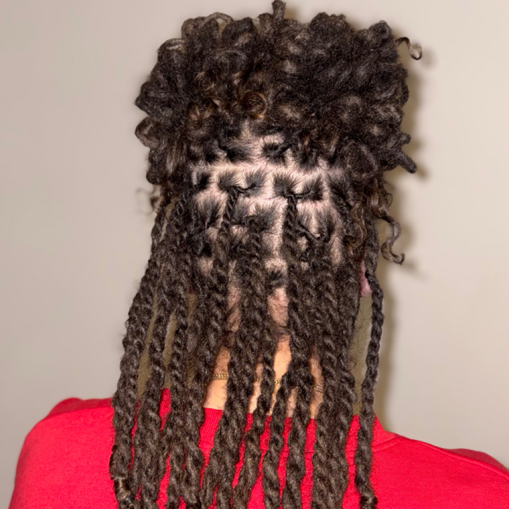 Loc Style at 𝐀𝐧𝐨𝐢𝐧𝐭𝐞𝐝 𝐋𝐨𝐜𝐬™ 𝐓𝐫𝐢𝐜𝐡𝐨𝐥𝐨𝐠𝐲 𝐒𝐭𝐮𝐝𝐢𝐨𝐬 in Chicago, IL
