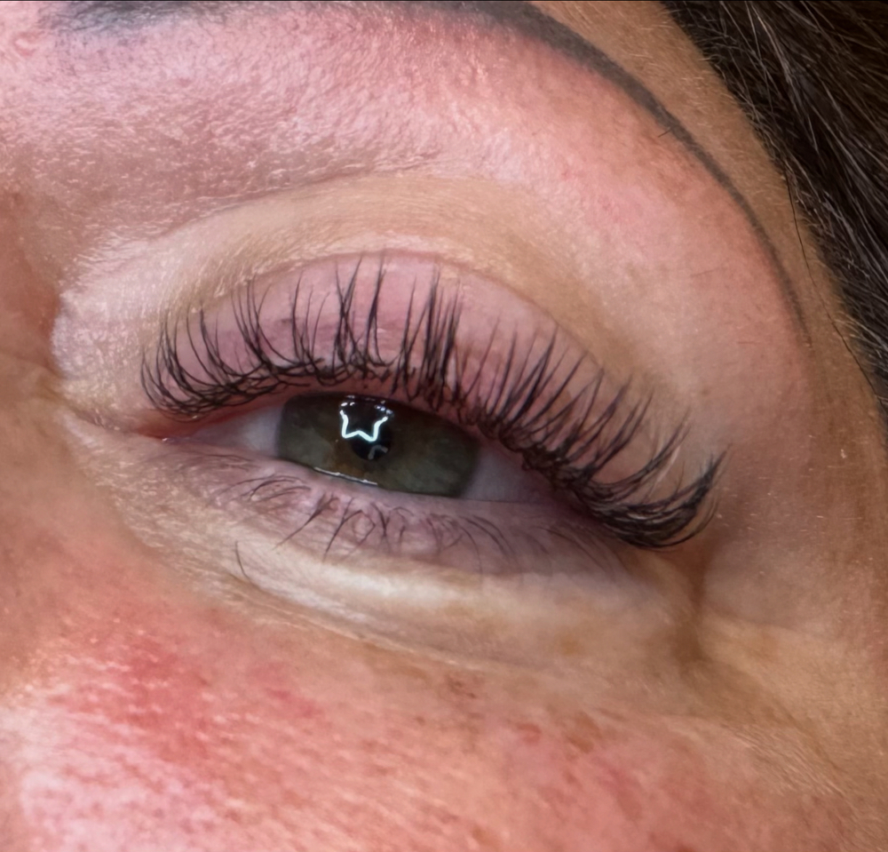 Classic Lash Fullset at Danna Duran - DannaaBanana Beauty in Colorado Springs, CO