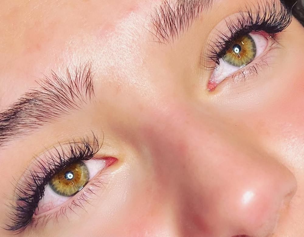 UV Hybrid lashes