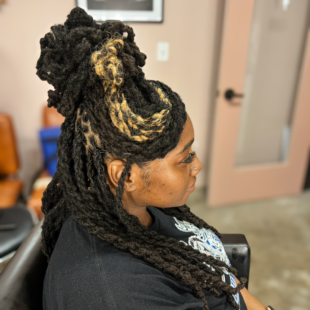 Loc Style at XeNia Noir in Houston, TX
