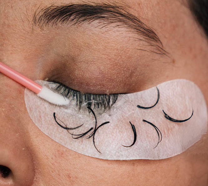 Lash Removal