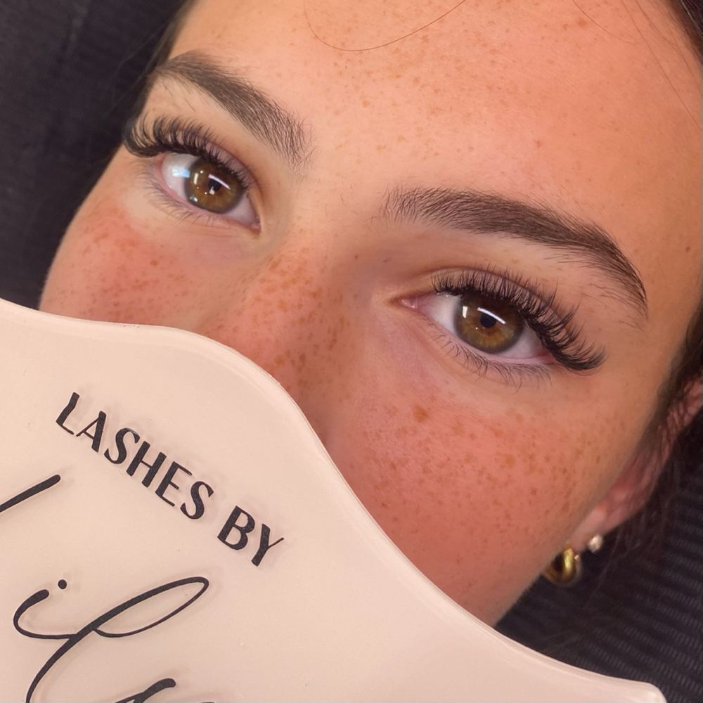 Hybrid Set at Lil’s beauty bar in Trexlertown, PA