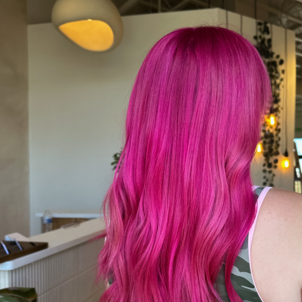 Vivid Color at Mahri Bonds in Kennewick, WA