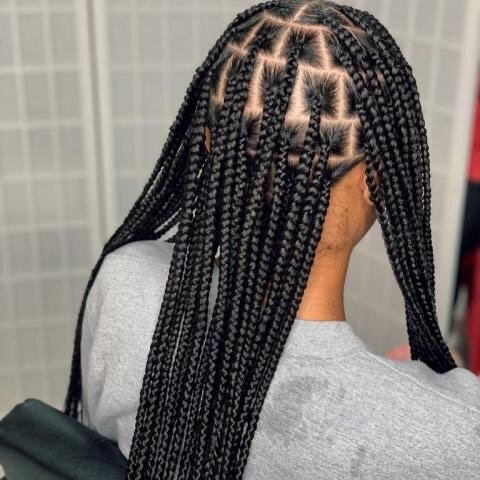 Medium Knotless