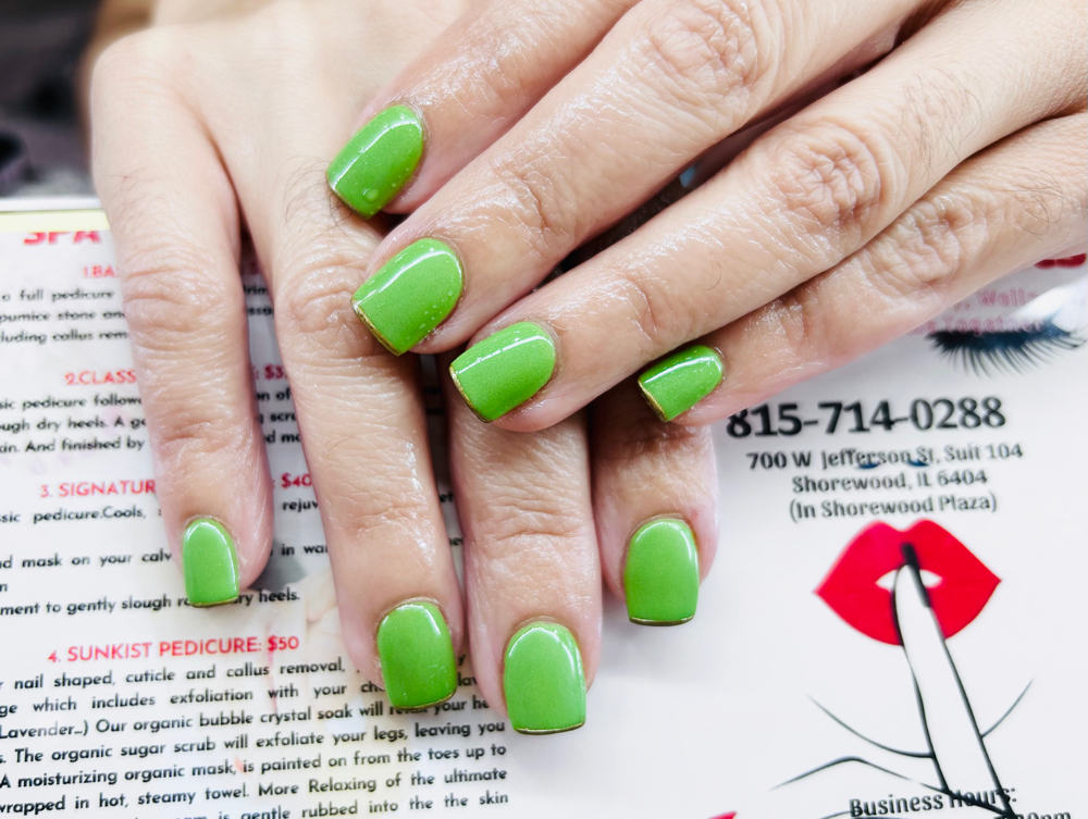 Dipping On Nature Nails