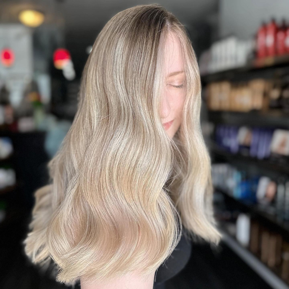 Blonding / Advanced Technique + Cut