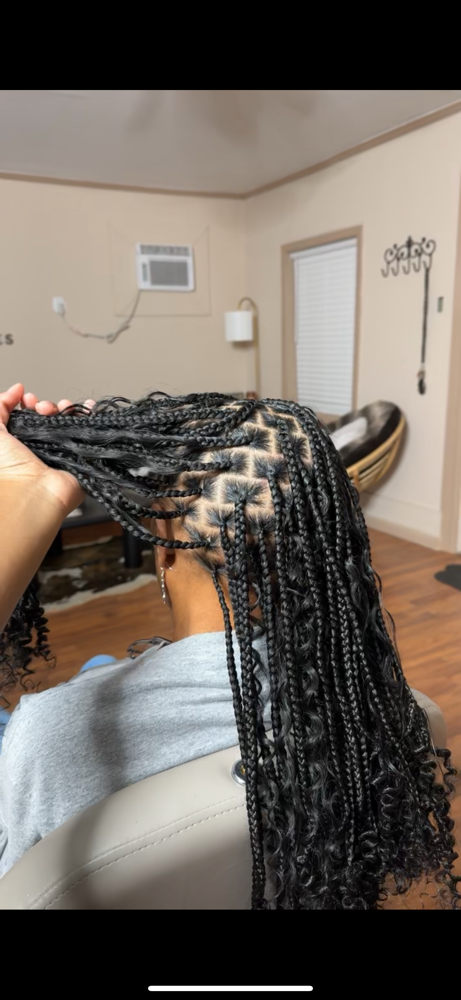 Medium Knotless Braids
