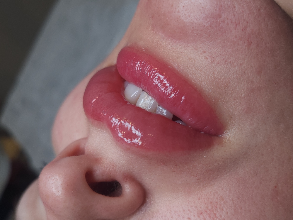 Lips Blushing