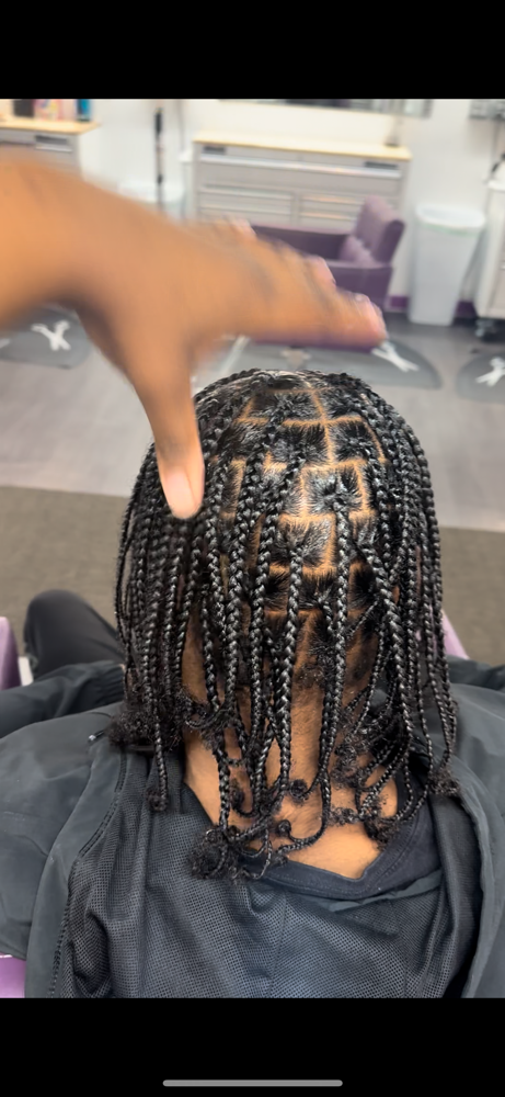 Individuals at Lee The Hair Magician LLC in Detroit, MI