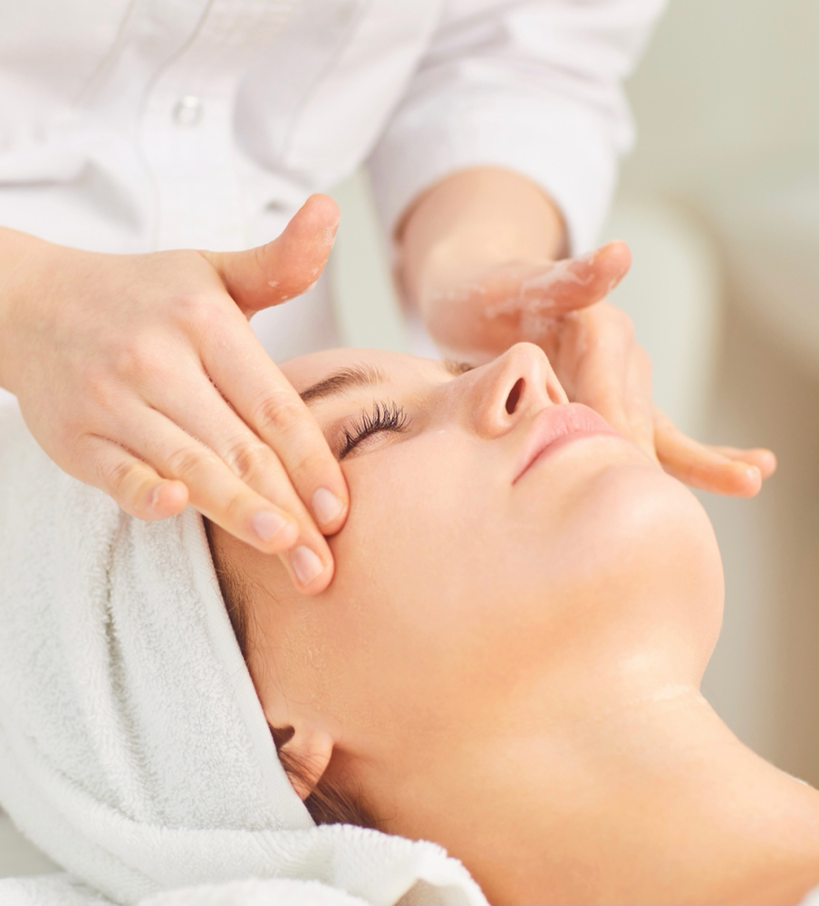 AGE MANAGEMENT FACIAL