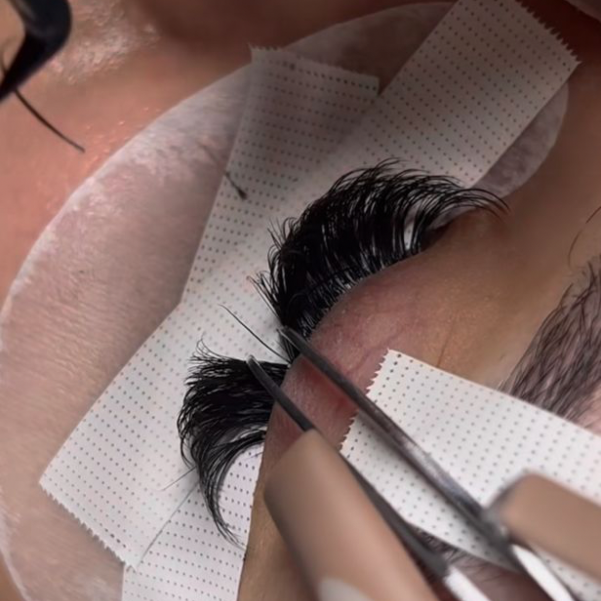 REMOVAL+LASH FULLEST at little beauty studio in Alhambra, CA