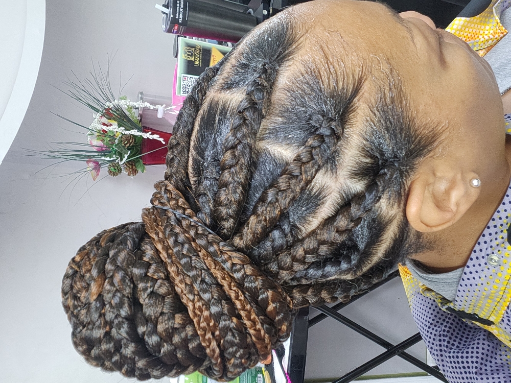 Large Knotless Waist Length at MaryamuAfricanbraids in Newark, NJ