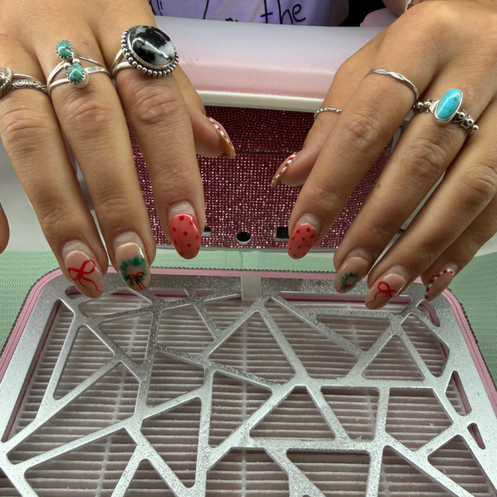 Fill In at Nails By Holly in West Alexandria, OH