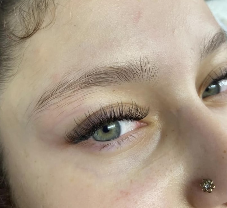 Hybrid Eyelash Extensions