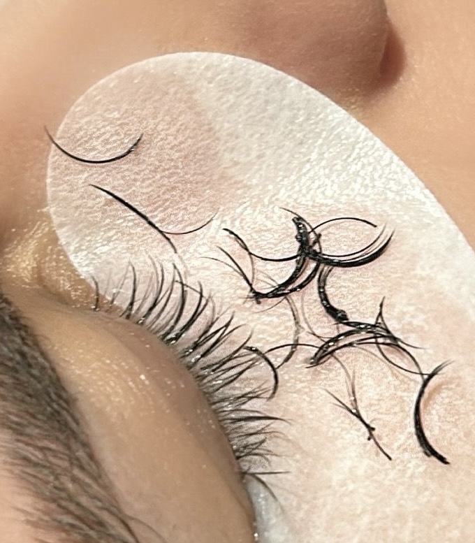 Lash removal