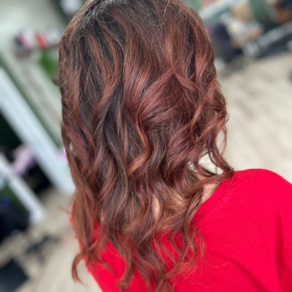 Root Touch-up at Southern Rbbl Beauty Co. in Belton, TX