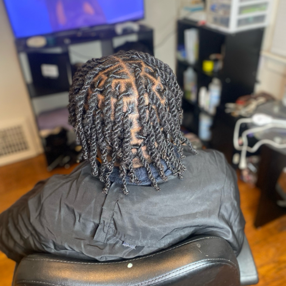 Kid Retwist & Style at DLUXE Effect in Saint Louis, MO