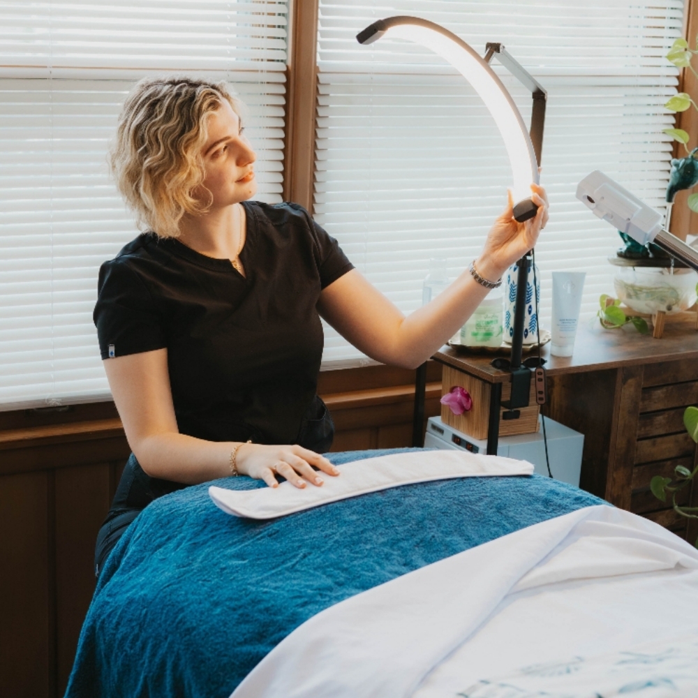 Skin Consultation at Spa del Mar in Mount Clemens, MI