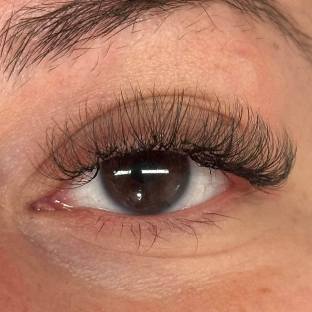 Hybrid Lash Set at Dreamy Esthetics in Cortland, NY