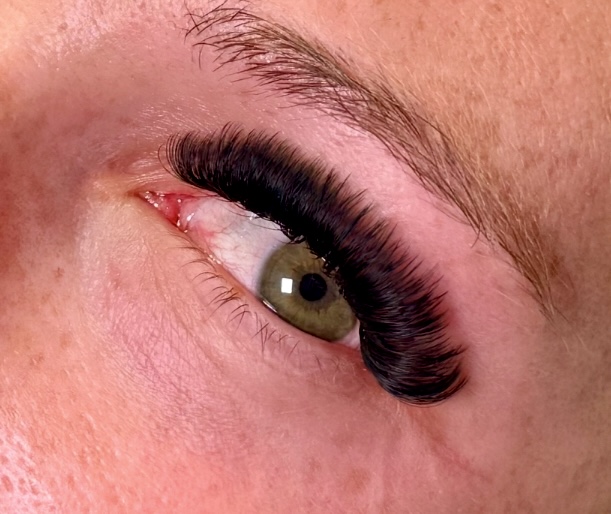 Volume 3 Week Fill at Lash Out Studio in Wilsonville, OR