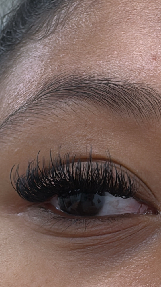 Hybrid Full Set Of Lashes
