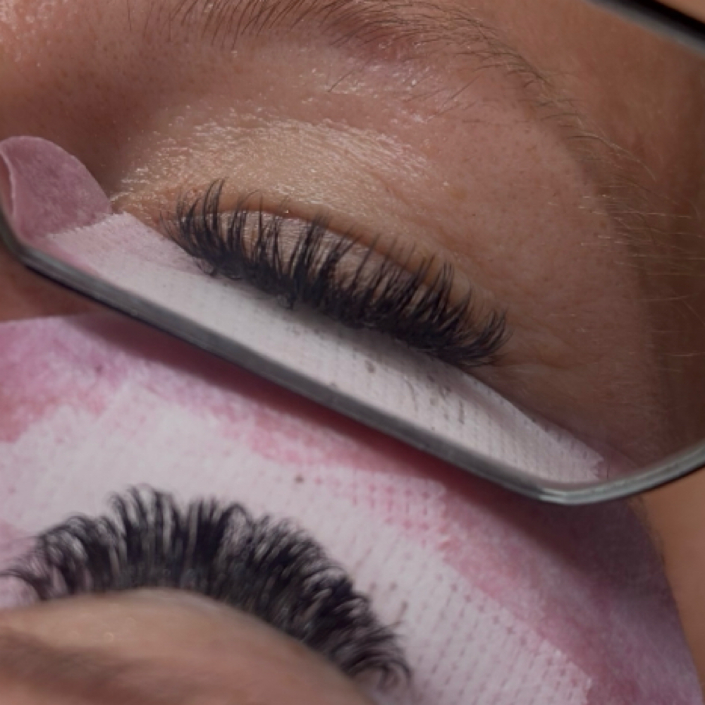 Hybrid - FULL SET at Valaiza Beauty LLC in Mankato, MN