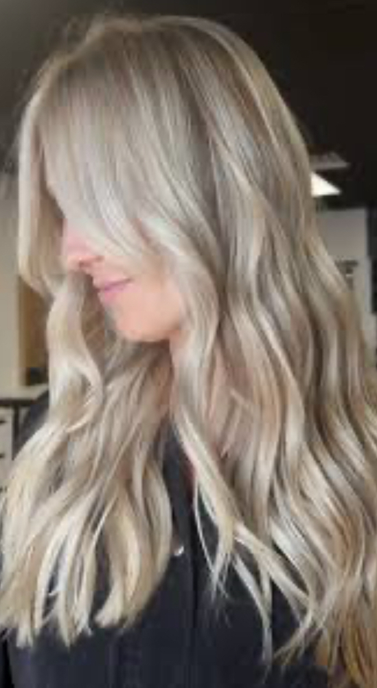 Total Blonding Service