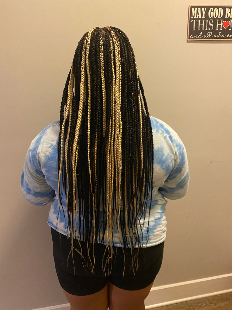 Small Knotless at Tamed by Tamika in Charleston, SC