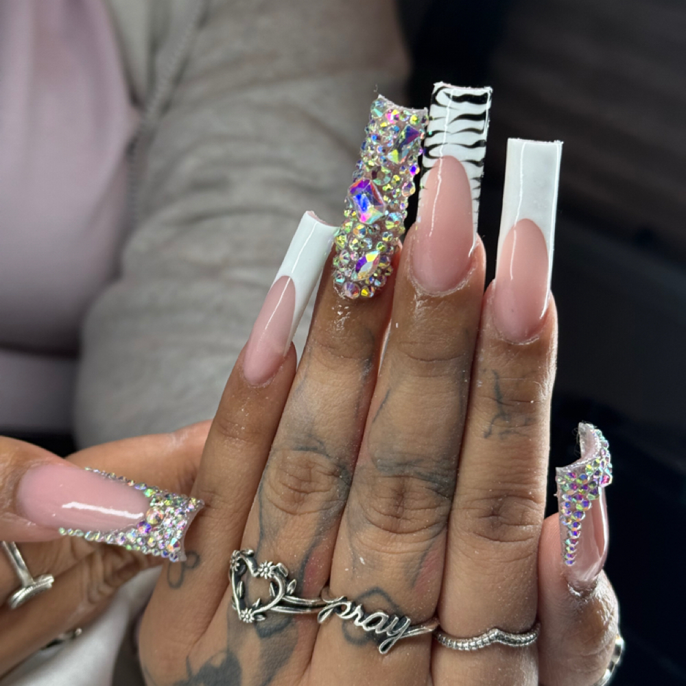 Xlong Nails at Anas beauty bar in Louisville, KY