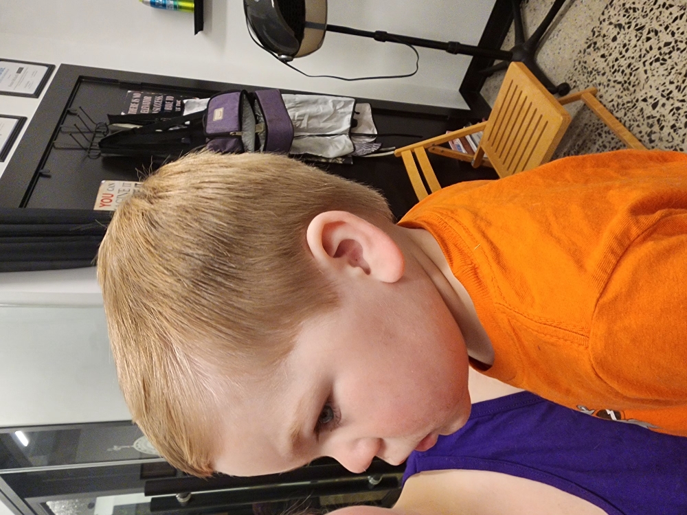 Children Haircut (Age 7 & Under)