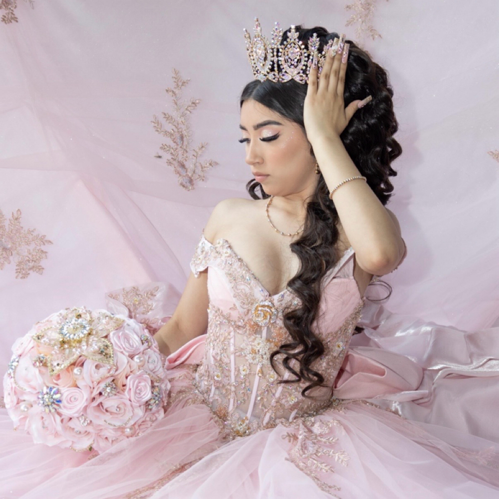 Occational Lashes at Estrellar.Beauty in Pontiac, MI