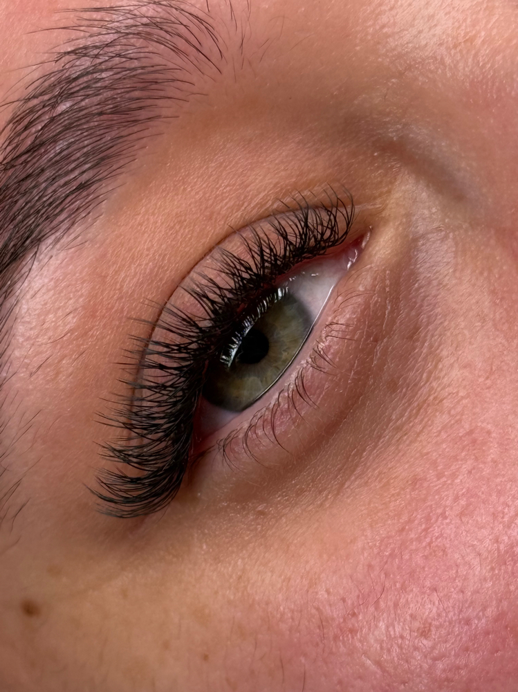 Brazilian Classic Lashes Full Set