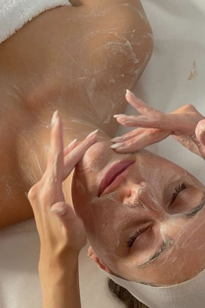 The Luxe Lift Facial
